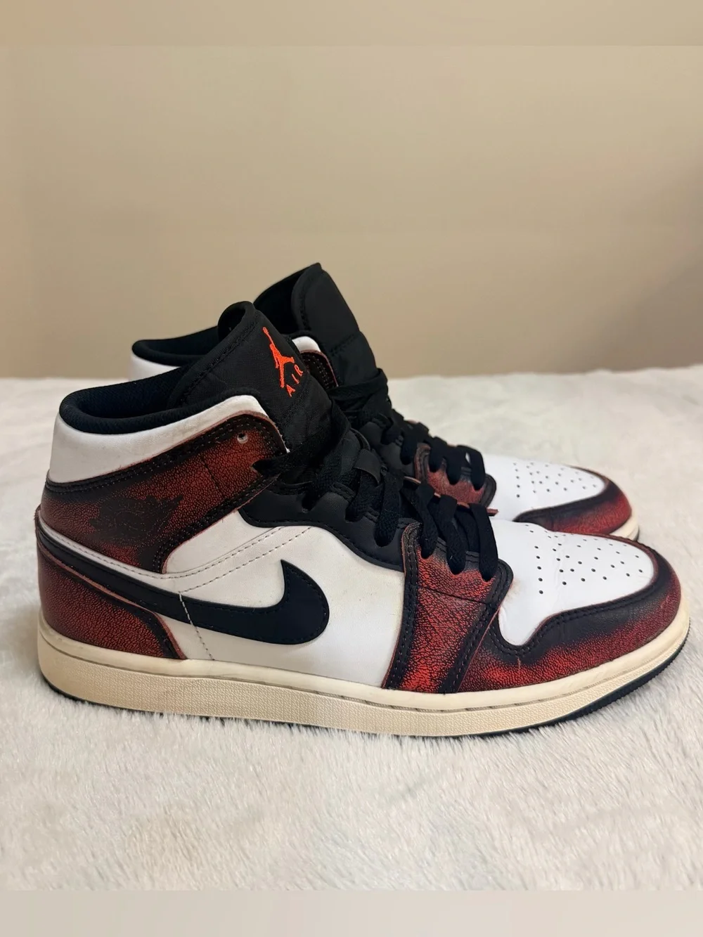 Jordan 1 Mid Wear-Away Infrared Chicago Men’s Size 8.5 - #DV9565-006
